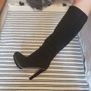 BCBGMAXAZARIA black suede boots